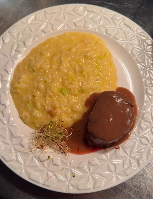 Escalope de Angus com Risoto de Alho-Poró